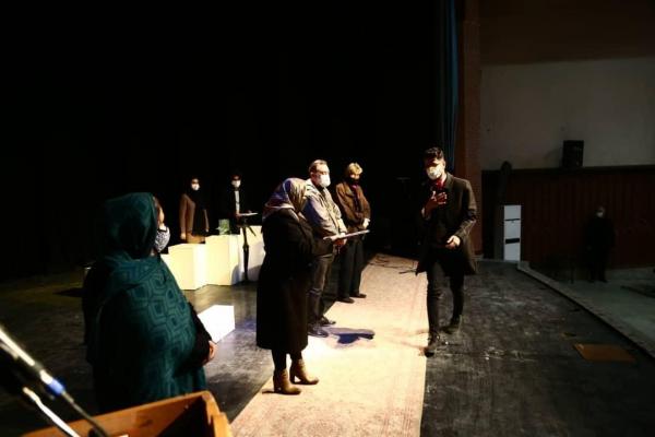 خبرنگاران برگزیدگان بخش های مختلف جشنواره تئاتر آذربایجانغربی معرفی شدند