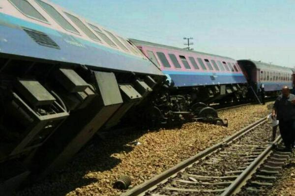 دو واگن قطار مسافربری اهواز ، مشهد از ریل خارج شد اما مسافران در سلامت کامل هستند