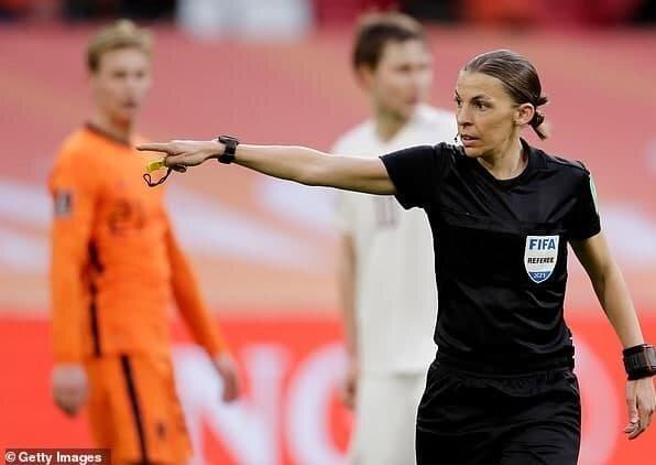 اولین بار در تاریخ ؛ داور زن ملاقات سرنوشت ساز جام جهانی را سوت می زند